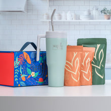 Cargar imagen en el visor de la galería, Pack Maleta de Regalo + Tumbler Blends + 3 Recargas Té o Infusiones